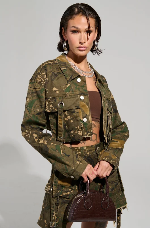 Graphic Jacket-RUNNING FREE CROP JACKET TOP IN CAMO