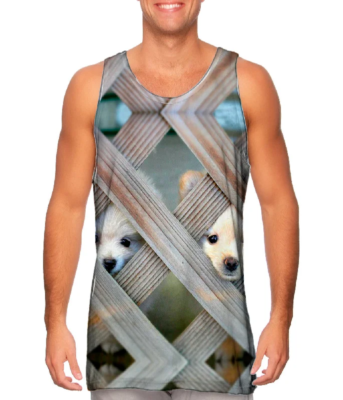 Quick-drying Vest-Pomeranian Peeking Through Fence